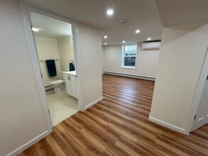 90 Havemeyer Ln in Old Greenwich, CT - Foto de edificio - Building Photo