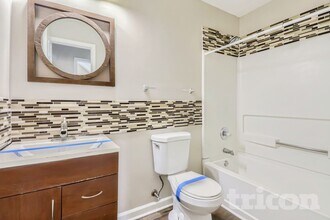 589 Lakewater View Dr in Stone Mountain, GA - Foto de edificio - Building Photo