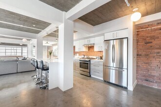 1950 Pacific Ave, Unit SI ID1470229P in Tacoma, WA - Building Photo - Building Photo