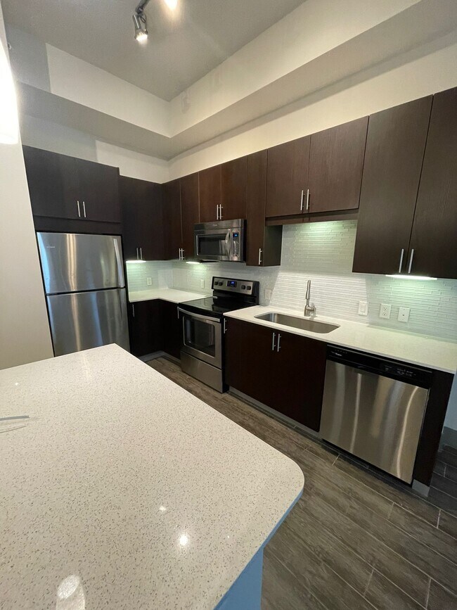 6900 SW 94th St Apartments and Nearby Pinecrest Apartments For Rent