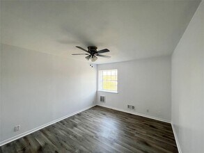 2306 Barton Village Cir in Austin, TX - Building Photo - Building Photo