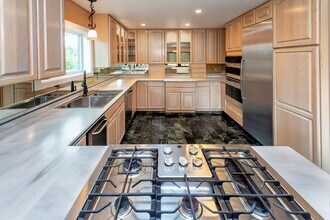 11071 Mountain Lake Dr in Anchorage, AK - Building Photo - Building Photo