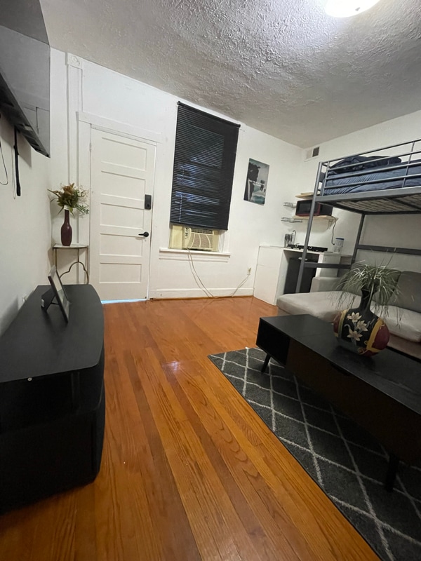 3712 Parkside Dr, Unit Unit 1C in Baltimore, MD - Foto de edificio - Building Photo