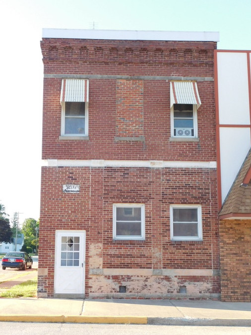 2 E Broadway St in Witt, IL - Building Photo - Building Photo