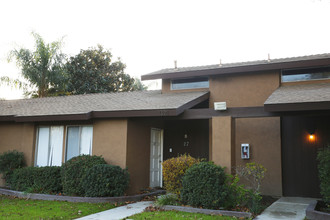 1321 McDonald Way in Bakersfield, CA - Building Photo - Building Photo