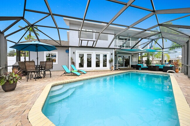 1585 Sykes Creek Dr in Merritt Island, FL - Building Photo - Building Photo