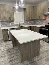 834 Cadder Ave in Kelowna, BC - Building Photo - Building Photo