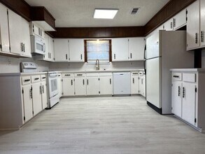 803 Golf Ct in Stafford, TX - Building Photo - Building Photo