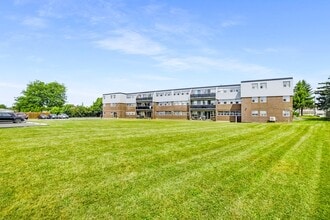 7030 Casey St in Niagara Falls, ON - Building Photo - Building Photo