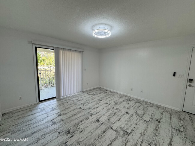 3102 Oak St in Port Orange, FL - Building Photo - Building Photo