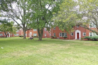 Washburn South in Topeka, KS - Building Photo - Building Photo