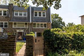 18 E Gorgas Ln in Philadelphia, PA - Building Photo - Building Photo
