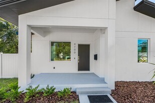 4700 11th Ave S in St. Petersburg, FL - Building Photo
