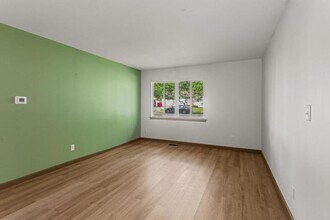 908 Dogwood Dr in Champaign, IL - Building Photo - Building Photo