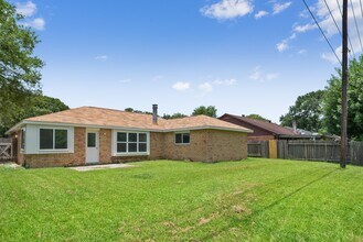 1703 Millbury Dr in Missouri City, TX - Building Photo - Building Photo