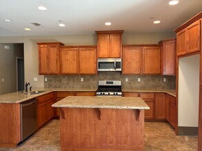 4032 Wood Creek Ct in Merced, CA - Building Photo - Building Photo