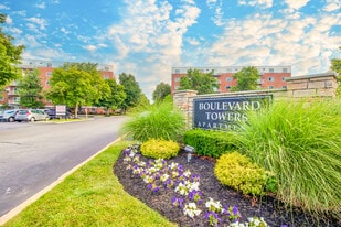 Boulevard Towers in Amherst, NY - Building Photo