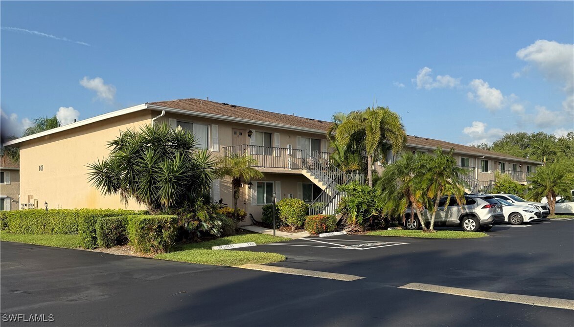 142 Palm Dr in Naples, FL - Building Photo