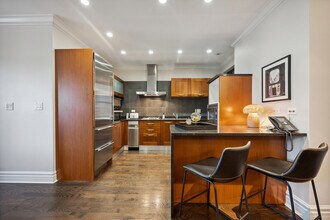 70 E Walton St in Chicago, IL - Building Photo - Building Photo