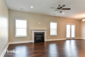 743 Breeders Cup Dr in Whitsett, NC - Building Photo - Building Photo