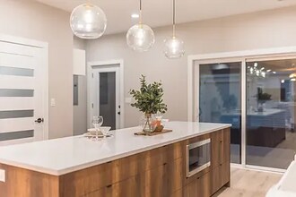 5901 W Erie St in Chicago, IL - Building Photo - Building Photo