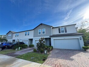 413 Legacy Lp in Davenport, FL - Foto de edificio - Building Photo