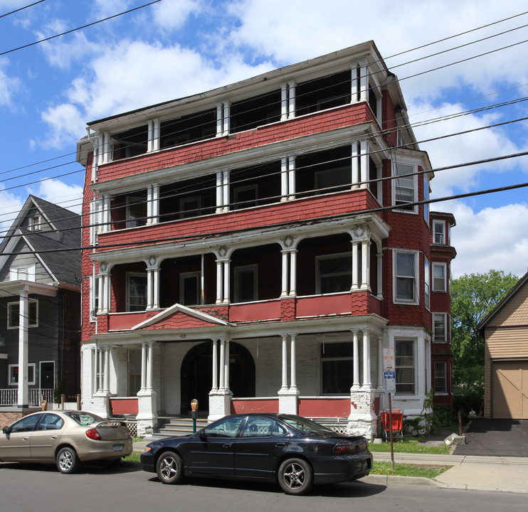 109 Oak St in Binghamton, NY - Building Photo