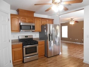 617 N Vionett Ln in Texas City, TX - Building Photo - Building Photo