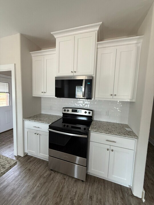 2623 Davidson Rd in Diana, TX - Building Photo