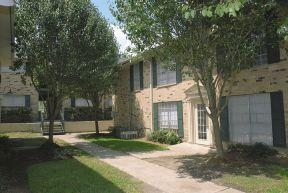 Hillside Apartments in Huntsville, TX - Building Photo - Building Photo