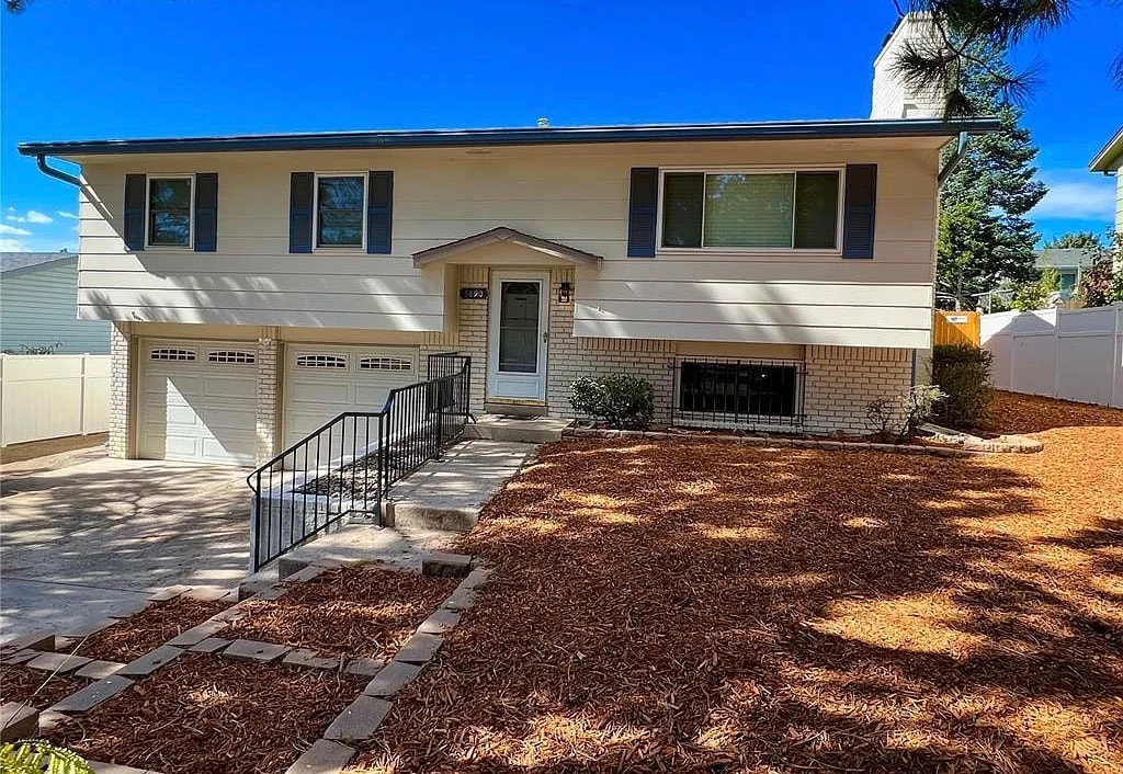 5890 Del Paz Dr, Unit Basement in Colorado Springs, CO - Foto de edificio