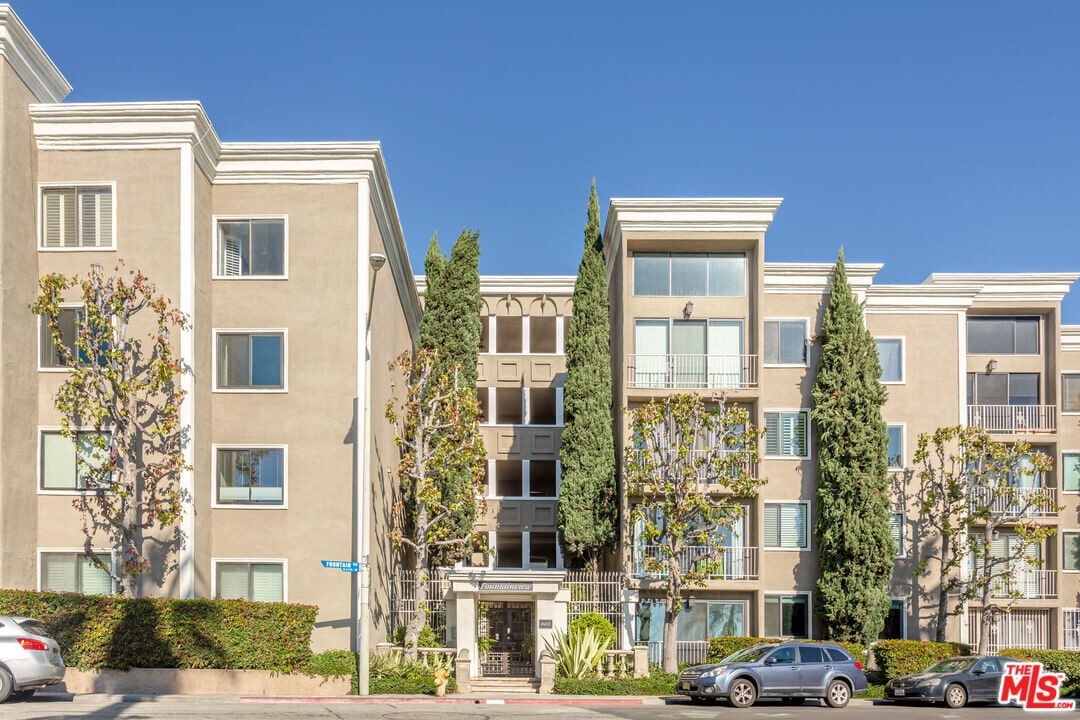 8455 Fountain Ave in West Hollywood, CA - Building Photo