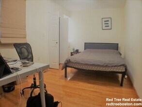 29 Sutherland Rd, Unit 1 in Boston, MA - Building Photo - Building Photo