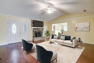 1135 Joanna Cir in Desoto, TX - Building Photo