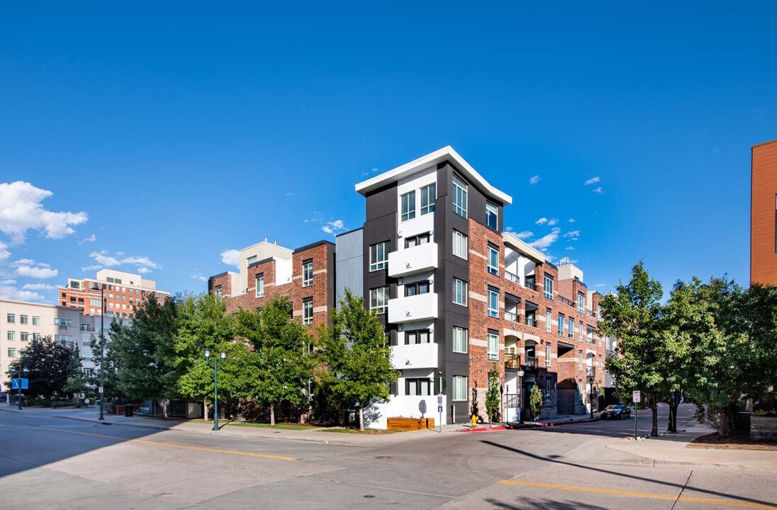 The Station at Riverfront Park in Denver, CO - Foto de edificio