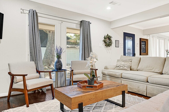 property at 5534 Loch Lomond Dr