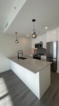 334 NW 22nd St, Unit A4 in Miami, FL - Building Photo