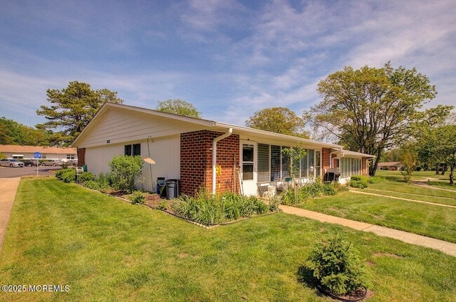 888B Inverness Ct in Lakewood, NJ - Building Photo - Building Photo