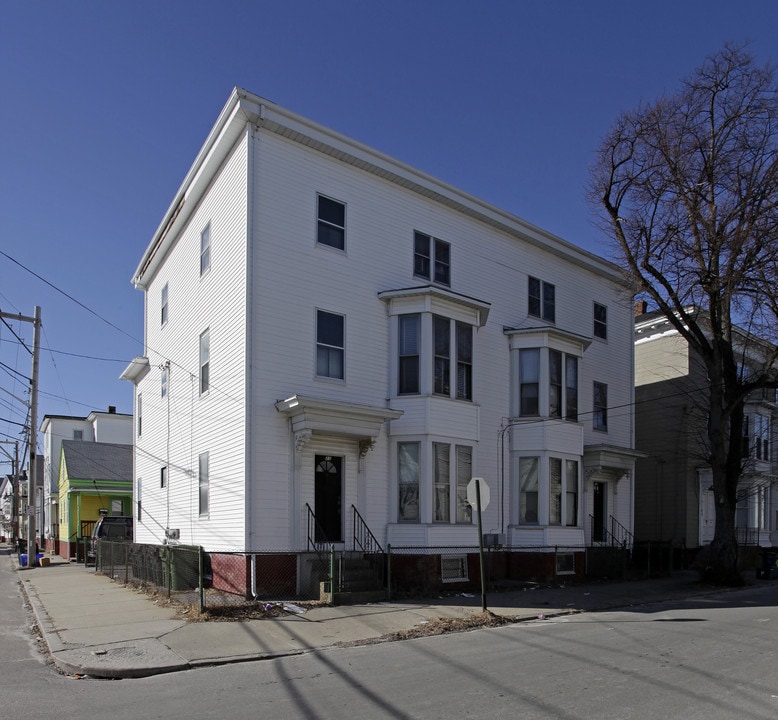 109-111 Sutton St in Providence, RI - Building Photo