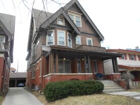 3247 N Hackett Ave, Unit lower flat in Milwaukee, WI - Building Photo