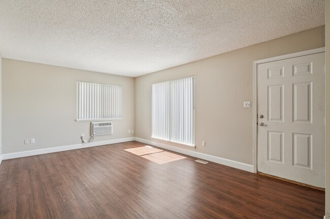 Aspen Townhomes in Colorado Springs, CO - Building Photo - Building Photo