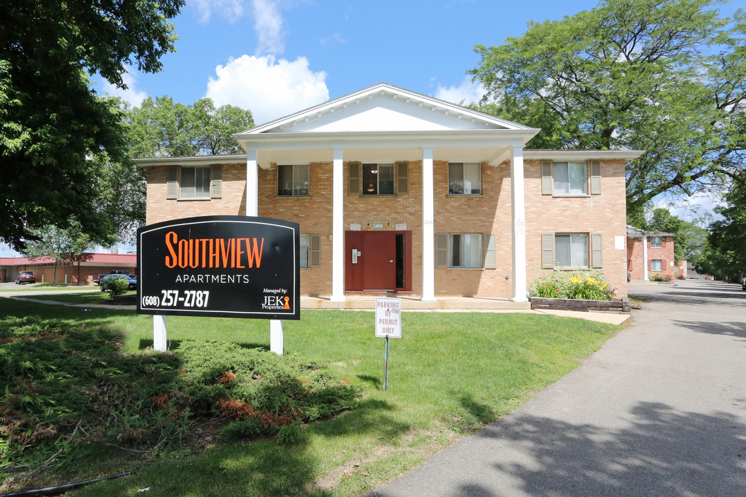 Southview Apartments in Madison, WI - Building Photo