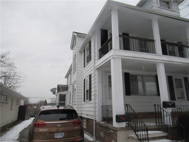 2506 Fortune Ave, Unit Top in Parma, OH - Building Photo - Building Photo