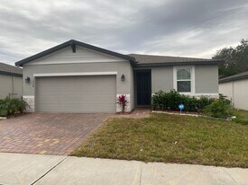 1028 Kobuk St in Haines City, FL - Building Photo
