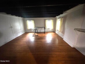 1519 New Scotland Rd-Unit -2 Left in Slingerlands, NY - Building Photo - Building Photo