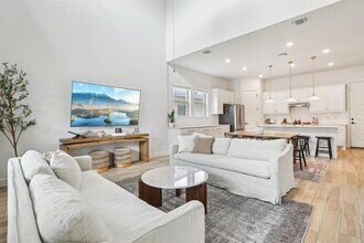12803 Bloomington Dr in Austin, TX - Building Photo - Building Photo