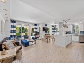 19116 Fisher Island Dr in Miami Beach, FL - Building Photo - Building Photo