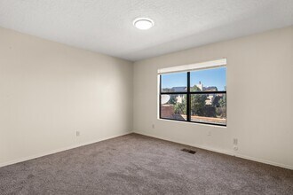 4952 Butte Pl NW in Albuquerque, NM - Building Photo - Building Photo