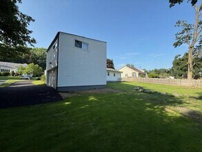 19 Primrose Ave W in White Plains, NY - Building Photo - Building Photo