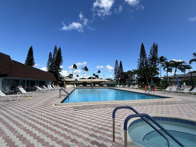 1120 Boxwood Dr, Unit Pines of Delray in Delray Beach, FL - Building Photo - Building Photo